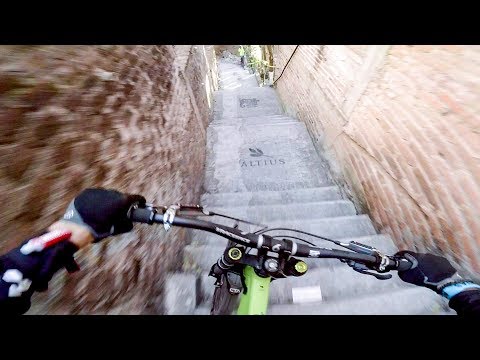 GoPro Awards: Rémy Métailler's Crazy Urban DH Run in Mexico