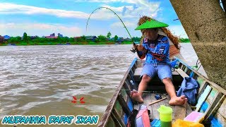 Download lagu MEMANCING IKAN PALING MUDAH DI KOTA BANGUN - KUTAI KARTANEGARA - KALIMANTAN TIMUR mp3 Download lagu MEMANCING IKAN PALING MUDAH DI KOTA BANGUN - KUTAI KARTANEGARA - KALIMANTAN TIMUR mp3