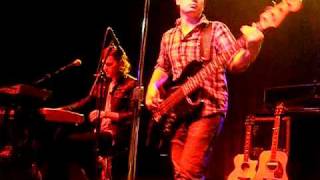 Words Meet Heartbeats &amp; Halfway (NEW SONG) - Parachute LIVE