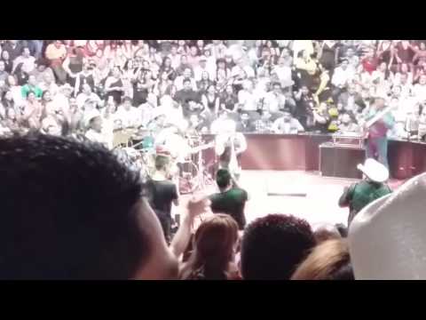 Emilio Navaira y Dezigual - Suficiente amor