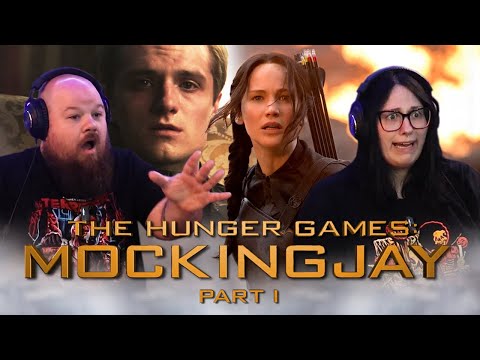 THE HUNGER GAMES: MOCKINGJAY. PT 1 (2014) | MOVIE REACTION *First Time Watching*