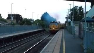 preview picture of video 'Network Rail class 31233 'Smoky Joe' departs Ashchurch For Tewkesbury with FULL THRASH and CLAG!!'