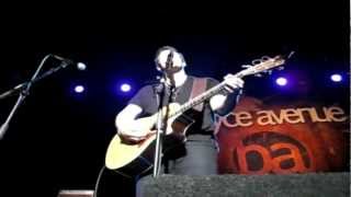 Download lagu Tyler Ward - Pumped up Kicks cover - LIVE at Melkweg (Amsterdam) | Outlisten mp3