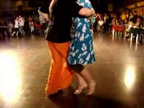  Horacio Godoy  and  Cecilia Garcia  are  dancing  to  the  tango  "  La Tablada  "