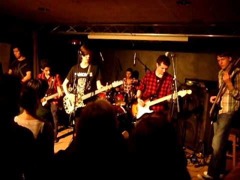 No Disc - Sellout Girl