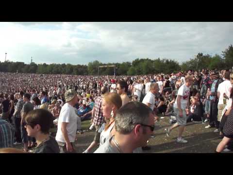 Foo Fighters - Milton Keynes Bowl 02 07 2011