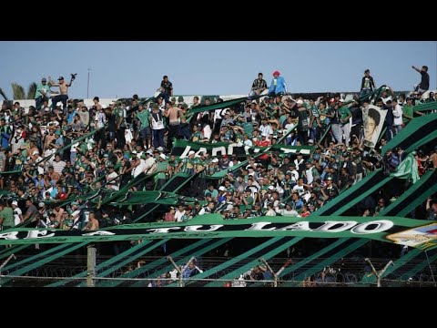 "En el Barrio Mataderos hay una Banda (Letra) - Hinchada de Chicago" Barra: Los Pibes de Chicago &bull; Club: Nueva Chicago