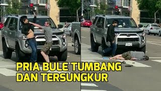 Download lagu VIDEO: White American Man Fights Asian Man, Allegedly from Indonesia mp3