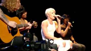 P!nk - Crystal Ball &amp; Trouble @ Oberhausen 2009