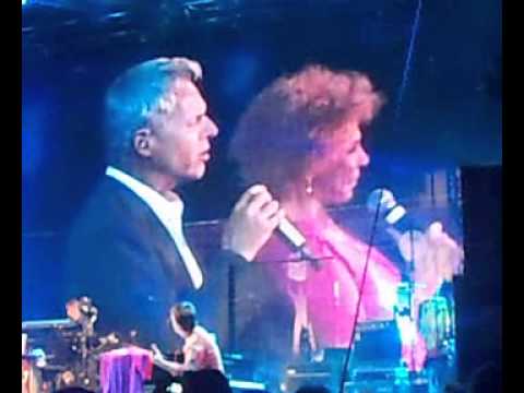 Ornella Vanoni &Claudio Baglioni  DOMANI è UN ALTRO GIORNO  O'SCIA' 2010 Lampedusa 30.09.10