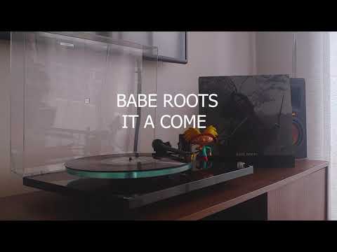 Babe Roots - It A Come (ft Wayne & Galas) (Vinyl / Vinilo Edicion UK), 2021.
