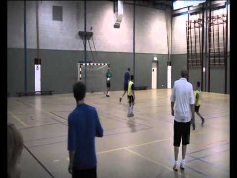 VVOG zaalvoetbal D1 en D2  7 jan 2012.avi