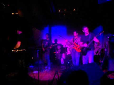 ΤΑ ΗΛΥΘΙΑ ΠΕΔΙΑ - Όταν Κοιτάξεις Πίσω live @ Kitchen Bar 20/01/12