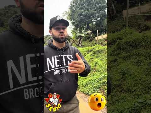 DESLIZAMENTO DE TERRA EM CASA NO RIO NEGRO EM JUQUITIBA VEREADOR VITÃO DO POVO  NO LOCAL
