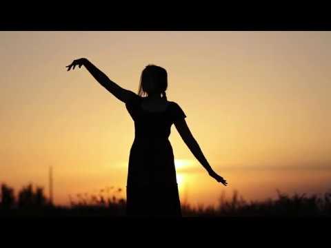 Marie Paule Belle interprète Sur un volcan - Clip officiel