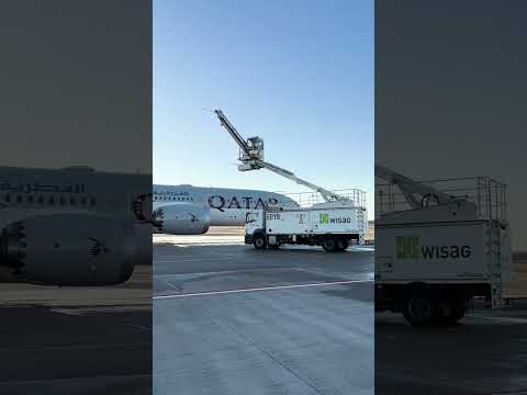 De-icing at BER  #aviation #deicing