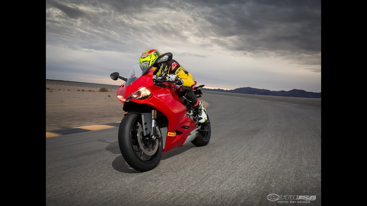 2014 Ducati 899 Panigale - Light-Heavyweight Shootout Part 1 - MotoUSA