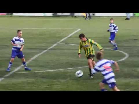 OLIVEO JO13-1 - Graaf W II VAC JO13-2 jeugdvoetbal te Pijnacker