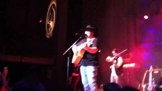 I Breathe In, I Breathe Out - Chris Cagle