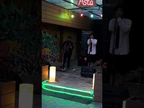 Samaya ll Grunchiez   live at Thames