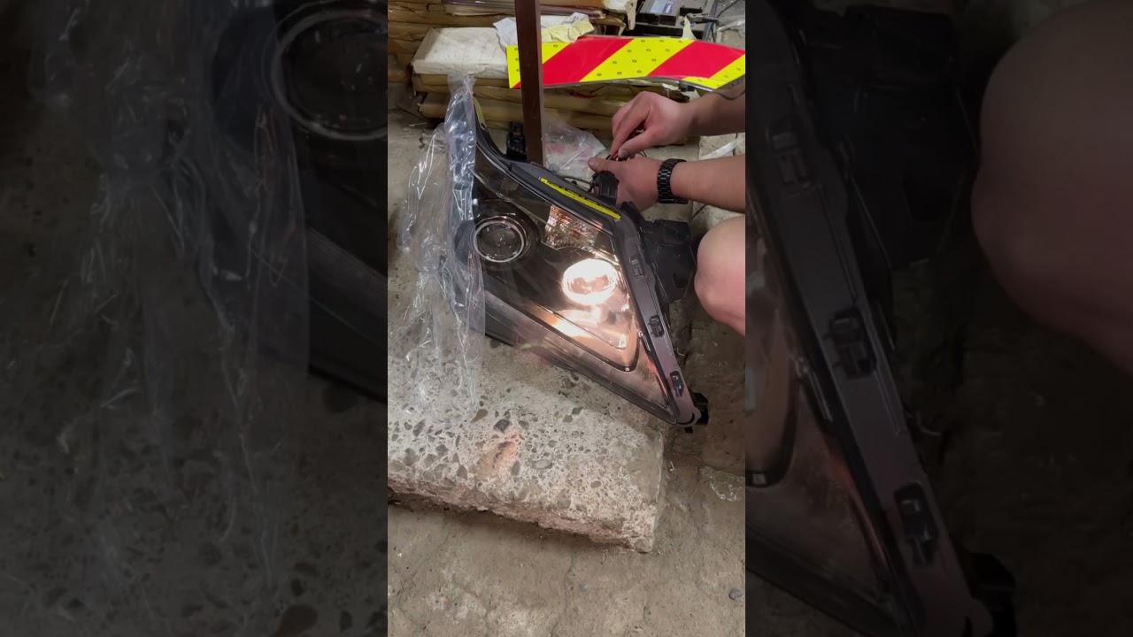 Передние фары 2012-2016 (Supercharger, 2 шт) Video 4