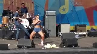 Jessie James Decker ( CMA Fest ) Lights Down Low