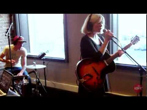 Caroline Smith and the Good Night Sleeps "Half About Being a Woman" Live at KDHX 2/20/14