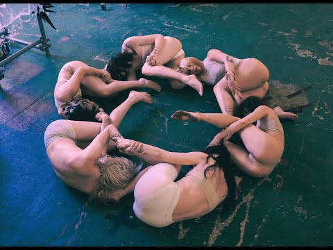 unknit the ghost - Live Dance Choreography & Performance, PORTAL 002