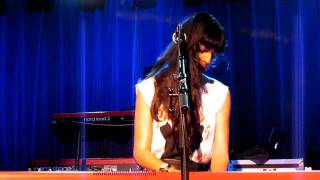 Flags - Brooke Fraser - People&#39;s Place Amsterdam - 30-09-11