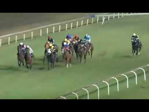 2017  Victory Moon - Girl On The Run