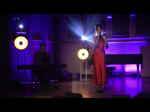 Oliwia Wieczorek - "Święta w chuście" (cover)