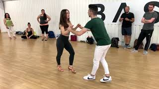 Toda Una Vida - Leoni Torres | SALSA DANCE + FOOTWORK Toda Una Vida - Leoni Torres | SALSA DANCE + FOOTWORK