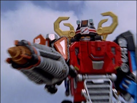 Super DriveMax Megazord First Fight | Operation Overdrive | Power Rangers Official