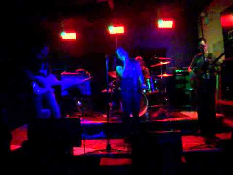 Thank you - Cover FUZZY ON @ Discovery Bar, Agosto 2011