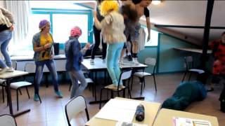 preview picture of video 'Harlem Shake 4B'