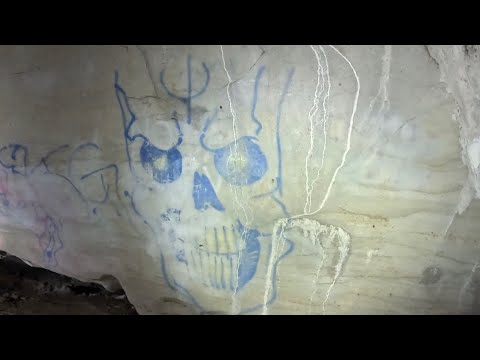 Ho trovato il portale per la grotta dell'inferno nel bosco