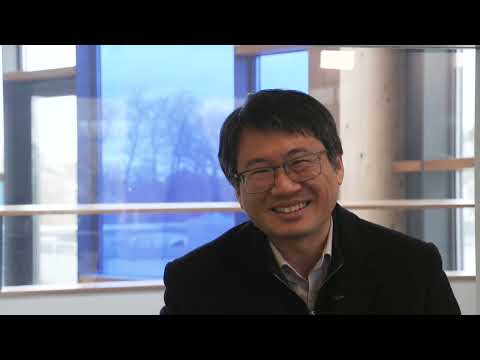 What is BSc Business Economics? play video