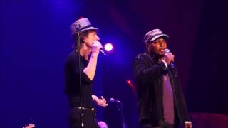 The Rolling Stones &amp; Aaron Neville - Under The Boardwalk - Philadelphia 2013