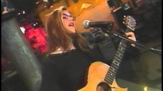 Lisa Loeb performing &quot;How&quot; on &quot;A Musique Plus&quot; in 1996