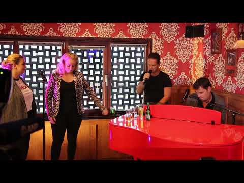 Holland Zingt Hazes Backstage Café - Een Beetje Verliefd (LIVE)