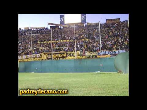 "Hinchada de Peñarol vs Defensor - Clausura 2012" Barra: Barra Amsterdam &bull; Club: Peñarol