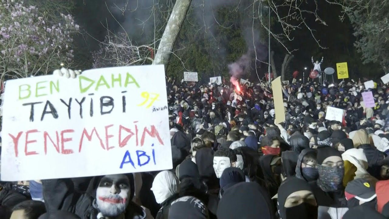 Protesters gather in Istanbul as demonstrations continue after arrest of mayor | AFP