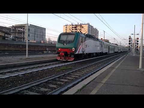 E464 194+7 piano ribassato Trenord - Milano Greco - 14/4/2022