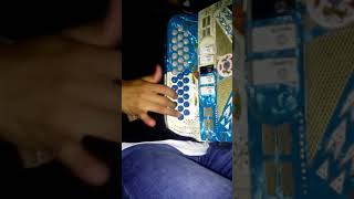 Hijos De La Guerra - Regulo Caro (Acordeón)