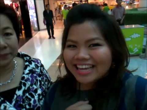 Vlogmas 9, 2011 Meet My Family!