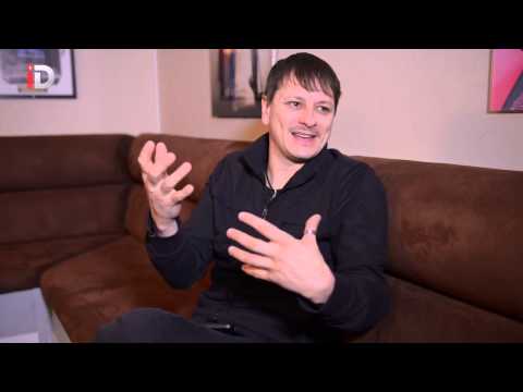 Ray Luzier (Korn) chats to iDrum backstage at Wembley Arena