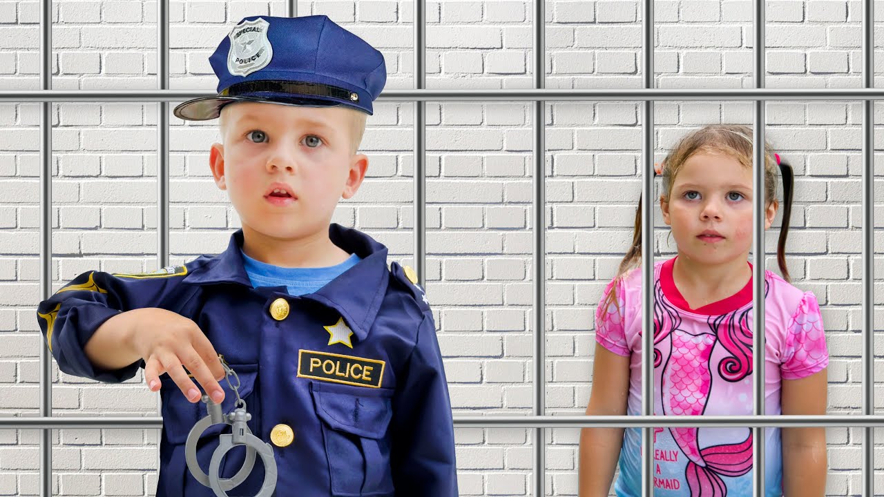 Naomi wants to swim in the pool! Kids police story