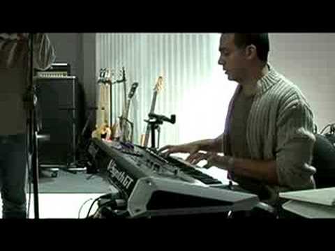 Jota Quest - Márcio e Flausino experimentam novos sons