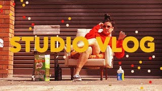 THE UNROMANTIC LIFE OF AN ILLUSTRATOR