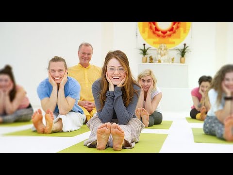 Yogastunde "Herzensweg" mit Sarada - Yoga Vidya Ashram Live - 16:15 Uhr 25.11.2021